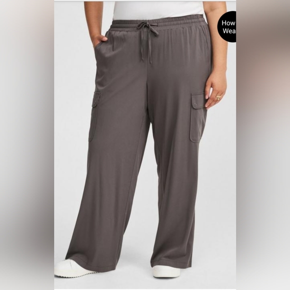 Torrid Challis Wide Leg Cargo Pants, size 0 (12) - Picture 7 of 8